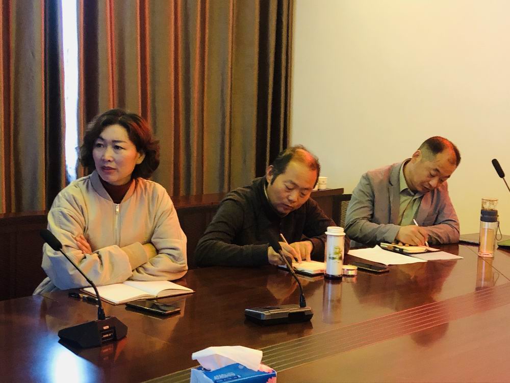 河南永和建設(shè)集團(tuán)舉辦瀝青路面施工技術(shù)交流學(xué)習(xí)會
